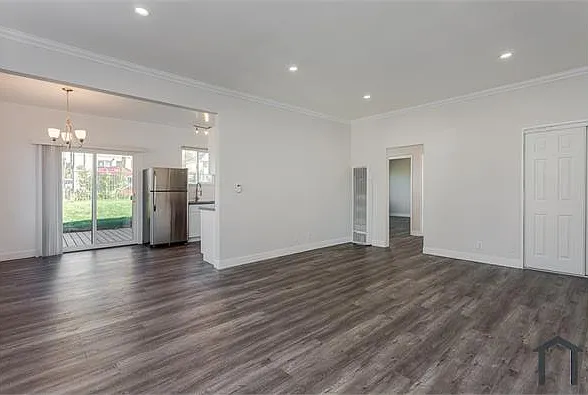3300 W 3rd St #301 — Photo 1