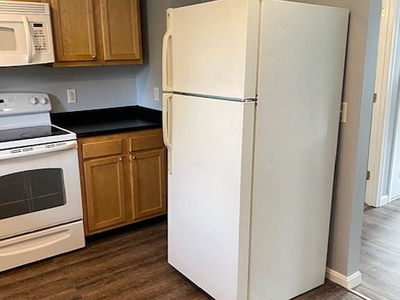 3rd image of 56-60 Anchor St #58