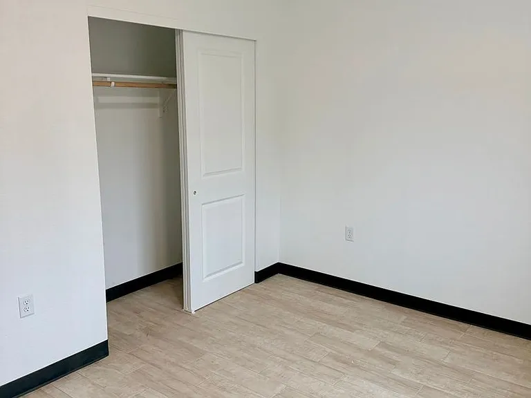 1134 S Palm Ave — Photo 33