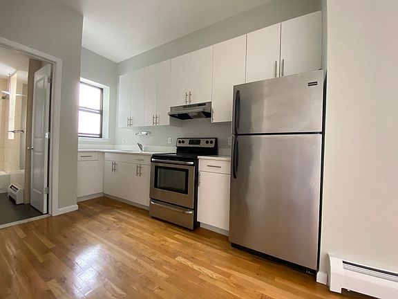 4th image of 144 Bruckner Blvd #3A