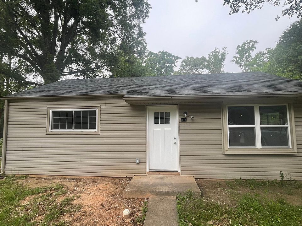 1st image of 814 Circle View Dr