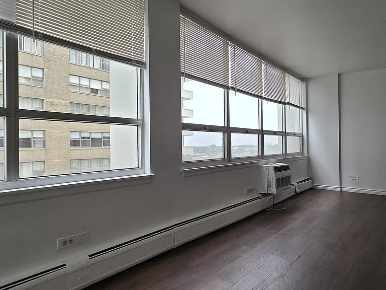 6171 N Sheridan Rd #1208 — Photo 2