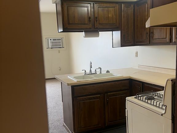 3rd image of 511 1/2 1st St #511