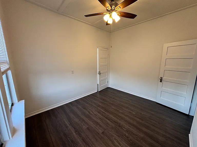 1117 Dallas St — Photo 5