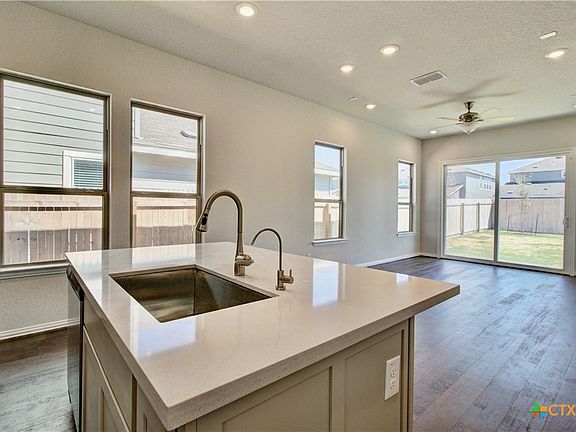 5th image of 882 Farmhouse Trl