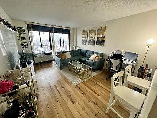 2nd image of 2540 Shore Blvd APT 15B