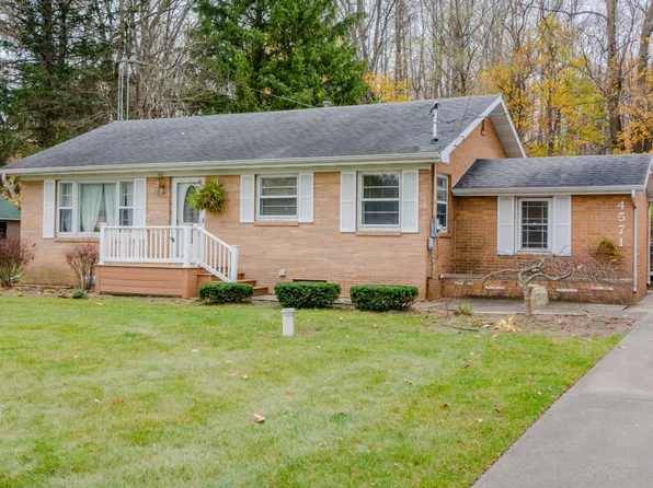 4571 Wil O Paw Dr, Coloma, MI 49038