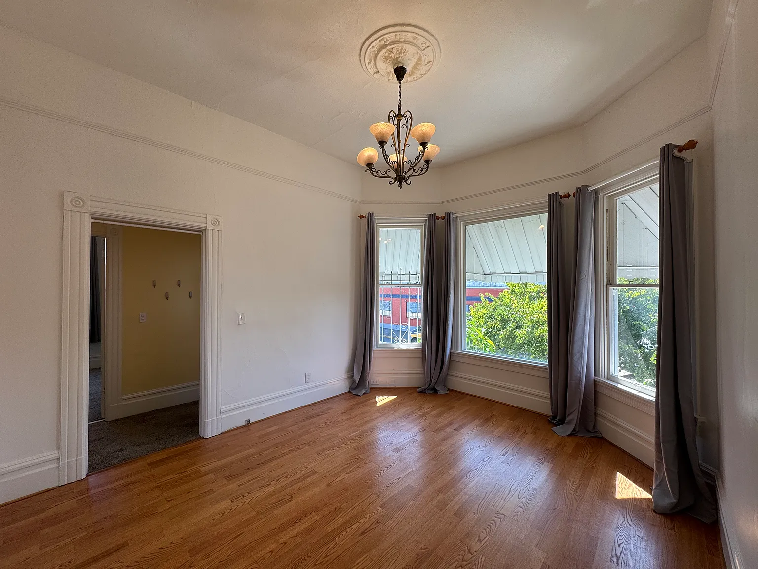 2 bed, 650 sqft, $2,995 — Photo 3