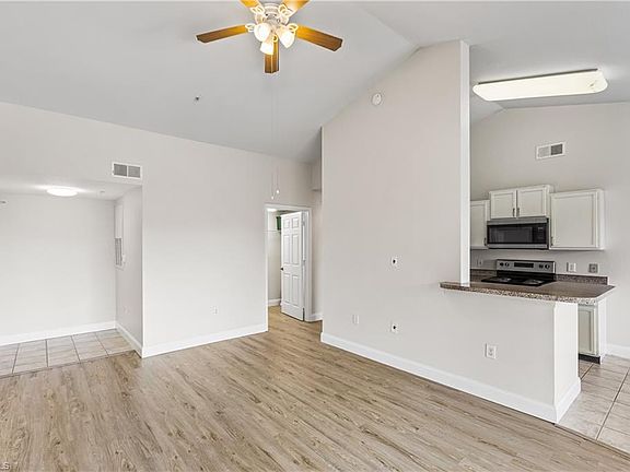 4th image of 7935 Preserve CIR #434