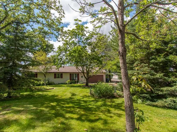 N5087 Arrowhead TRAIL, Juneau, WI 53039