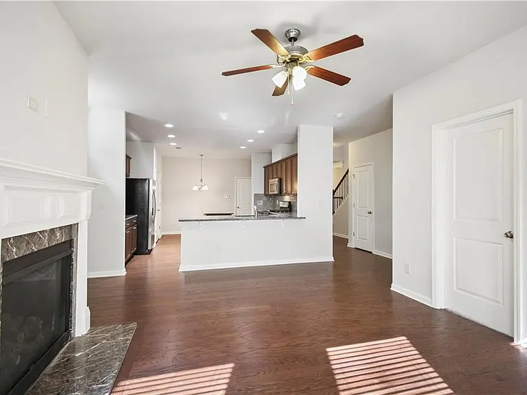 5090 Breezewood Cir — Photo 11