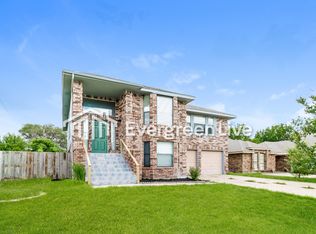 6327 Brownlee Ln, Arlington, TX 76018