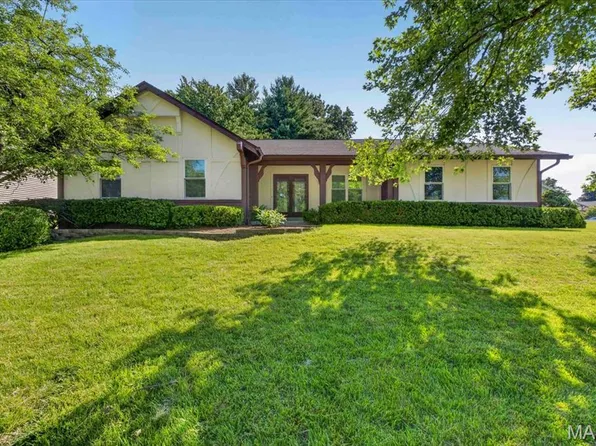 2706 Sundowner Dr, Saint Charles, MO 63303