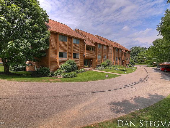 2nd image of 6721 Boca Vista Dr NE #6