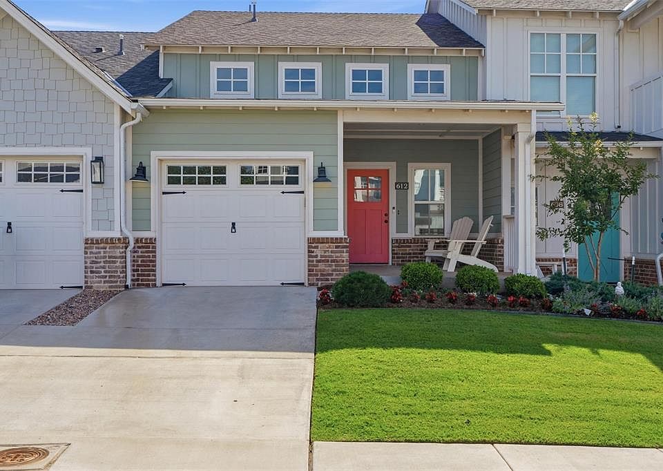 1st image of 612 Harbor Town Dr