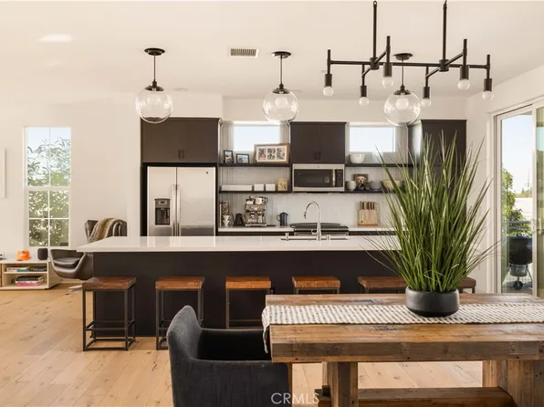 2023 Placentia Ave, Costa Mesa, CA 92627