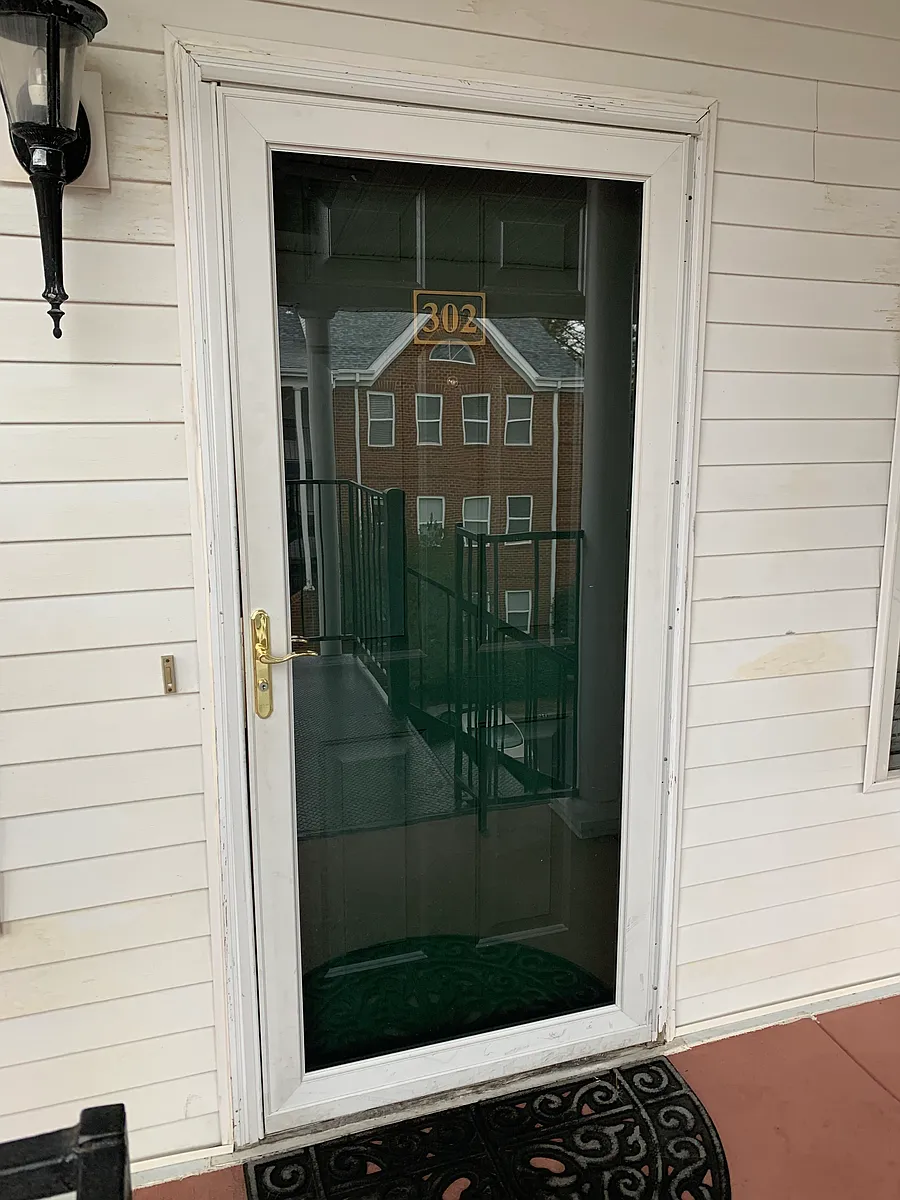 Photo 1 of 6 - 205 Westover Ave #302 - Norfolk, VA Primary Photo - 205 Westover Ave #302