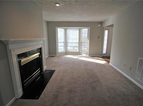 3rd image of 1929 Pine Ct