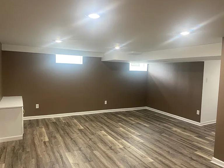 570 W Clarkston Rd — Photo 25