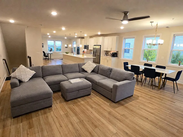 44768 Tiverton Sq — Photo 4