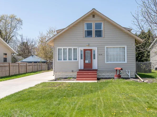 9228 26th AVENUE, Kenosha, WI 53143