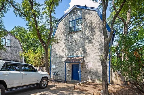 3106 Cedar St Photo 1