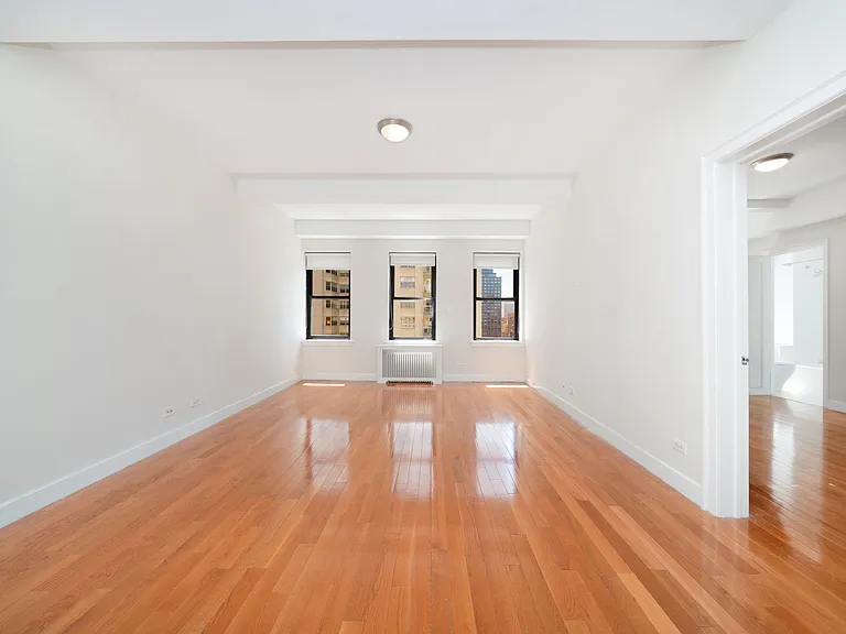 400 E 57th St #15L — Photo 2