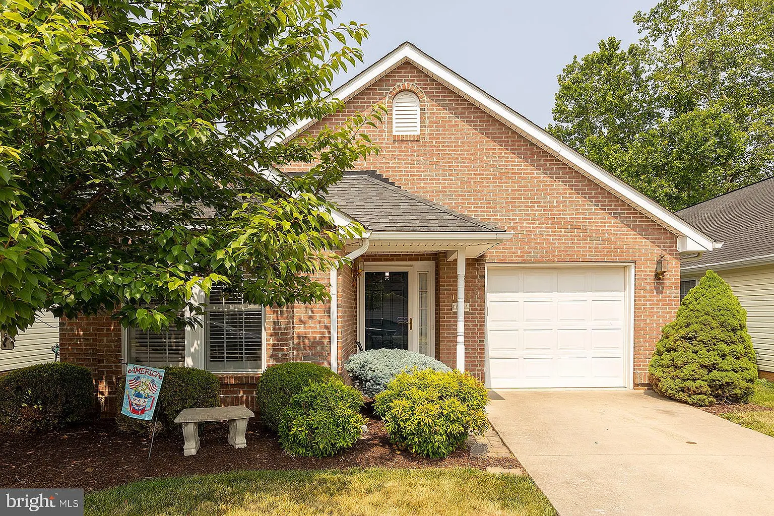 1811 Melvor Ln photo 1