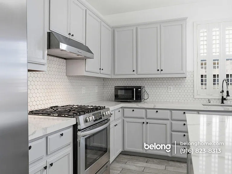 1714 Nicol Way — Photo 15