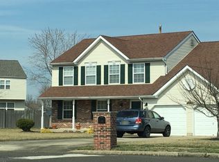2 Longfield Cir, Clayton, NJ 08312