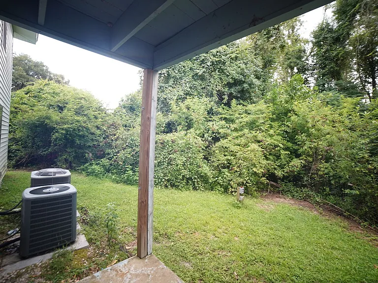2555 Chateau Ln — Photo 16