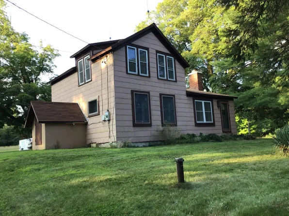 79 109th Ave, Plainwell, MI 49080