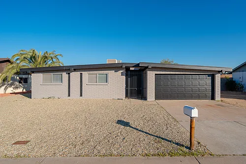 5010 W Beverly Ln Photo 1