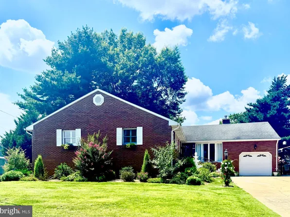 12 Hunter Dr, Newfield, NJ 08344