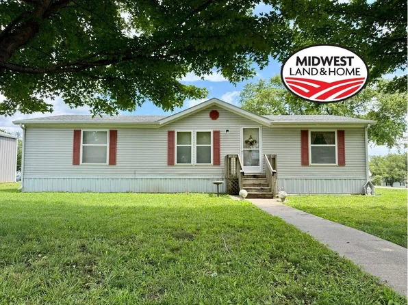 302 Felix St, Axtell, KS 66403