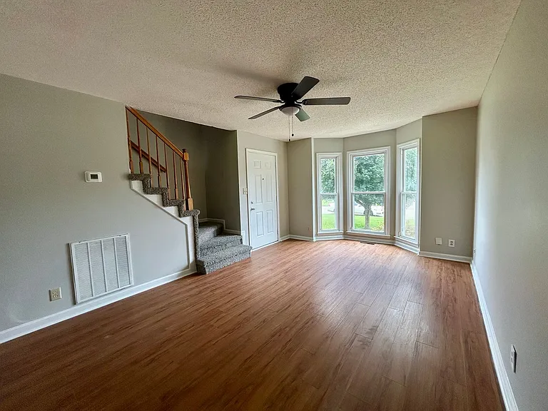 1225 Cobblestone Ln — Photo 7