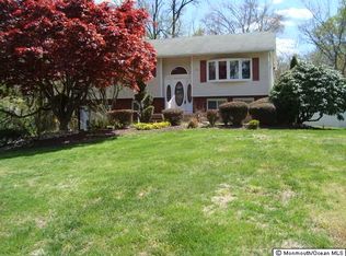 35 Greenleaf Dr, Manalapan, NJ 07726