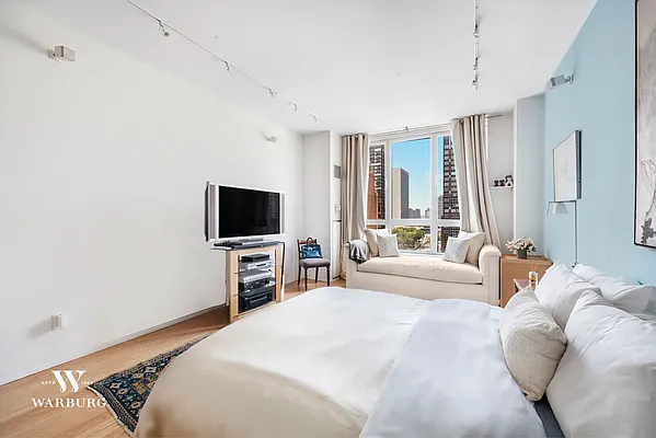 Rented by Warburg | media 19