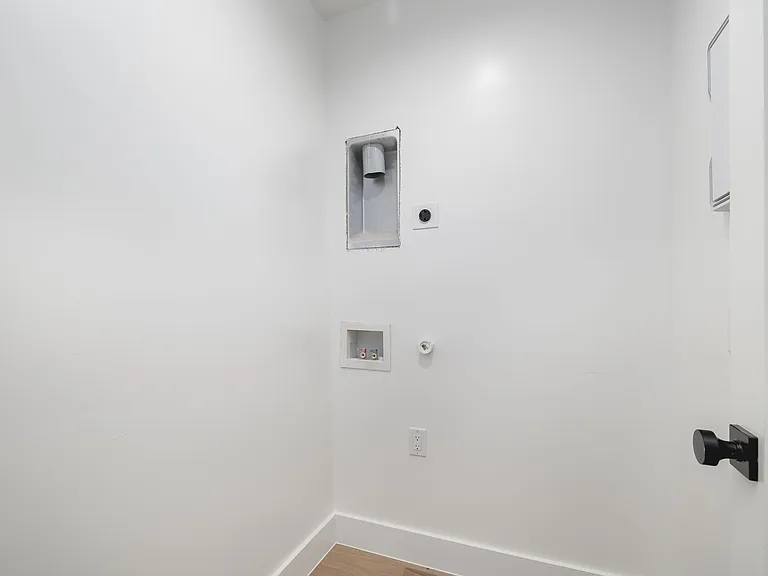 4303 Cedar Springs Rd #103 — Photo 20