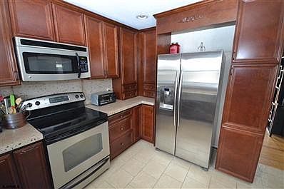 5th image of 7 Dogwood Dr