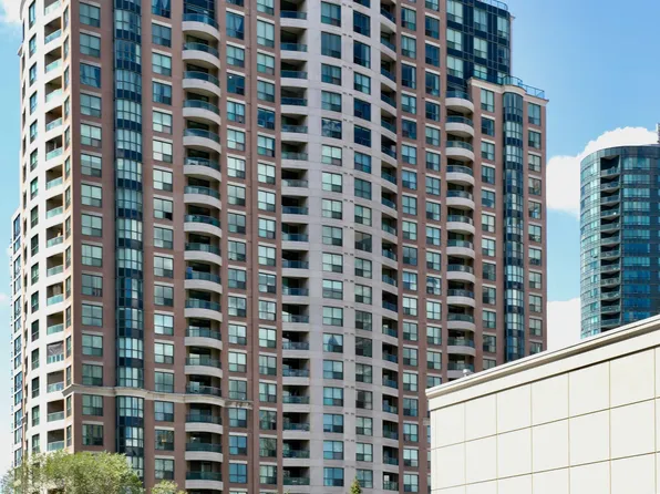 7 Lorraine Dr Unit 1116, Toronto, ON M2N 7H2