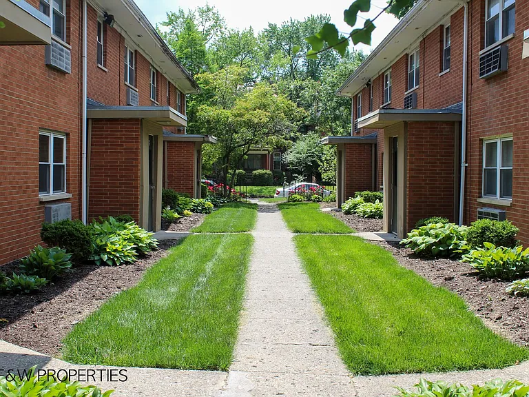 1000 & 1002 Bryden Rd — Photo 41