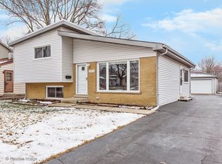 591 Coolidge Ave, Glen Ellyn, IL 60137