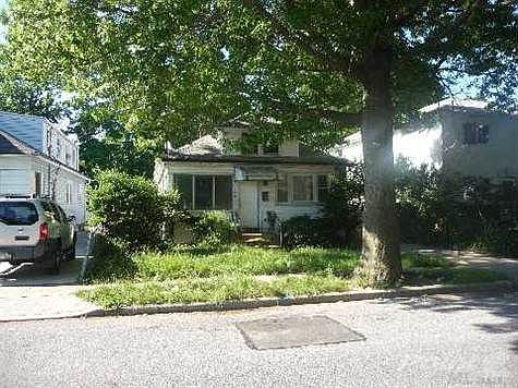 2nd image of 17 W Pennywood Ave