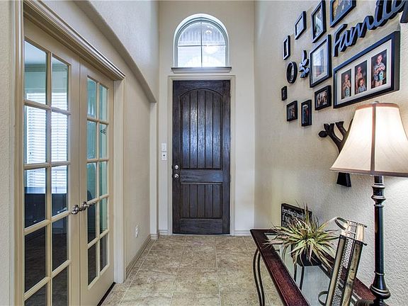 3rd image of 6833 San Fernando Dr