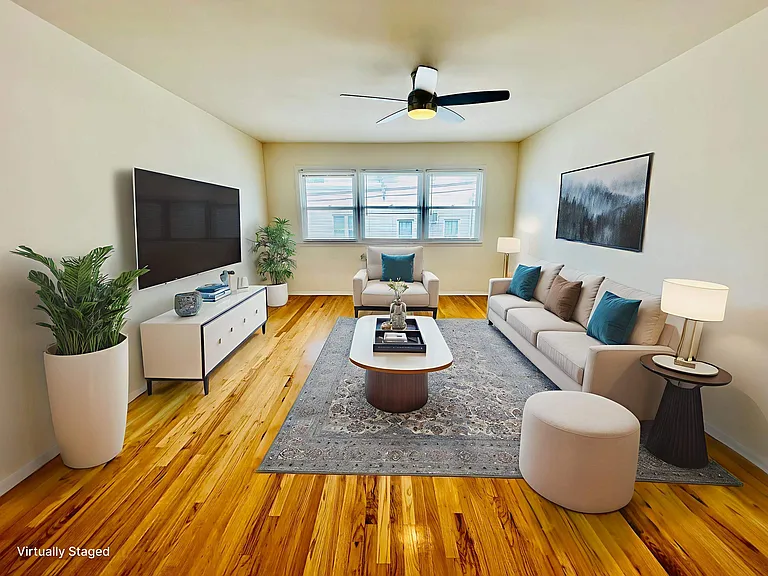 34 E 32nd St #C3 — Photo 2