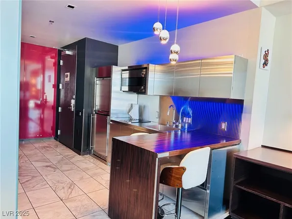 4381 W Flamingo Rd #1204, Las Vegas, NV 89103