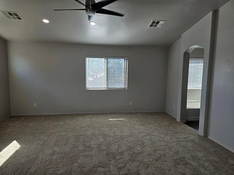 36337 W Velazquez Dr — Photo 15