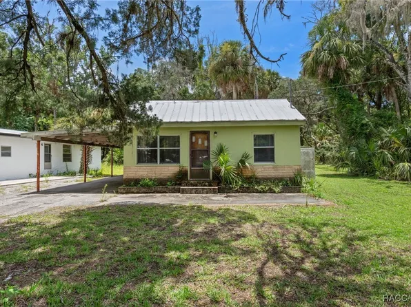 504 NW Crystal St, Crystal River, FL 34428