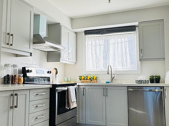 4th image of 67 Godstone Rd #121